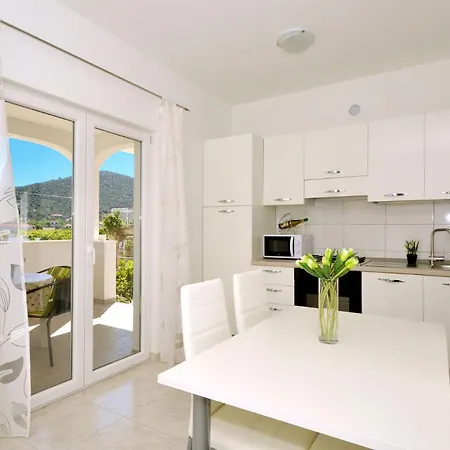 Feriehus Seaside House Vinisce, Trogir - 16488 *